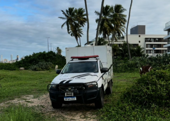 Corpo de homem é encontrado com sinais de violência à beira-mar, em João Pessoa