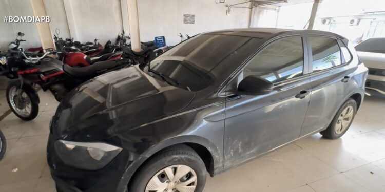 Dono de oficina é preso suspeito de comprar carros roubados em João Pessoa