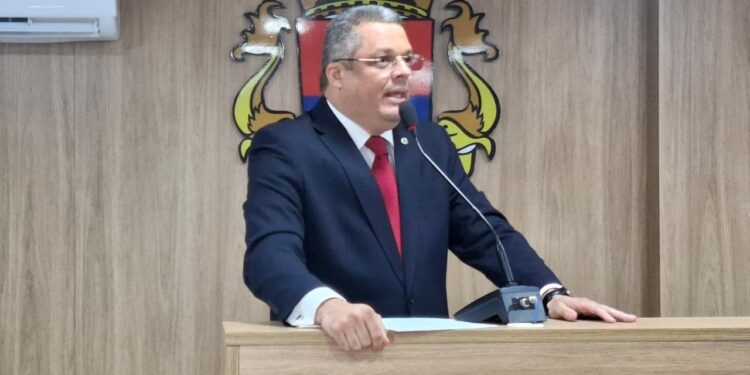 Cabedelo: prefeito eleito afastado vai ser diplomado, mas vice deve assumir o cargo