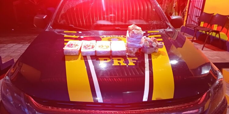 Motorista é preso com quase 7 kg de crack escondidos em carro na BR-230, no Agreste da Paraíba
