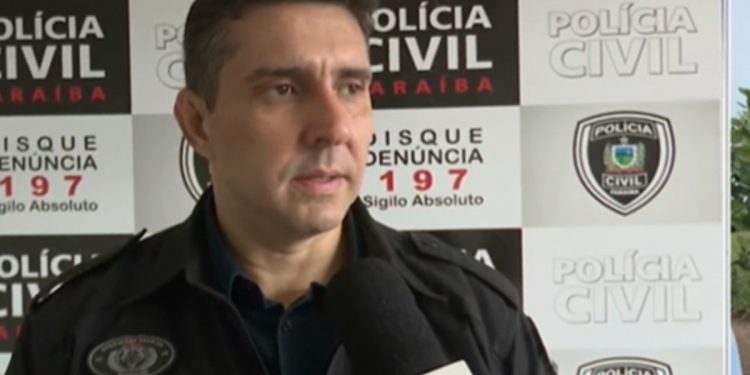 Agentes da polícia presos tentaram ficar com parte de dinheiro de tráfico que seria entregue a delegado na PB